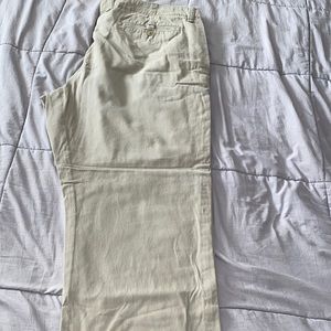 Old Navy broken-in khakis sz 44x32